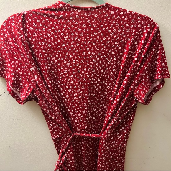 🌹Old Navy Floral Wrap Dress!🌹 - Picture 3 of 4
